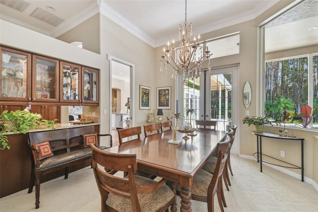 Elegant Dining room