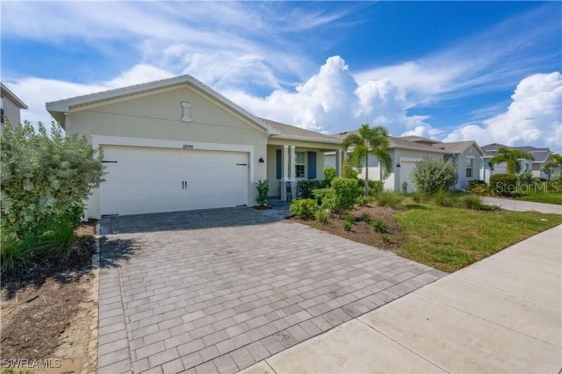 Recently Sold: $527,000 (3 beds, 3 baths, 1857 Square Feet)