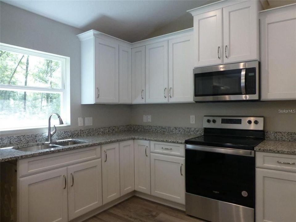 For Sale: $324,000 (3 beds, 2 baths, 1629 Square Feet)