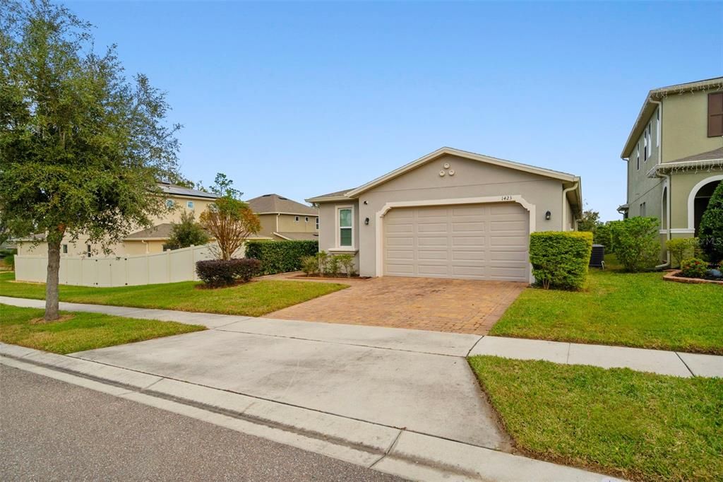 For Sale: $450,000 (3 beds, 2 baths, 1849 Square Feet)