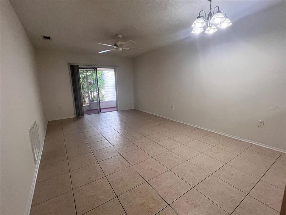 For Rent: $1,500 (2 beds, 1 baths, 888 Square Feet)