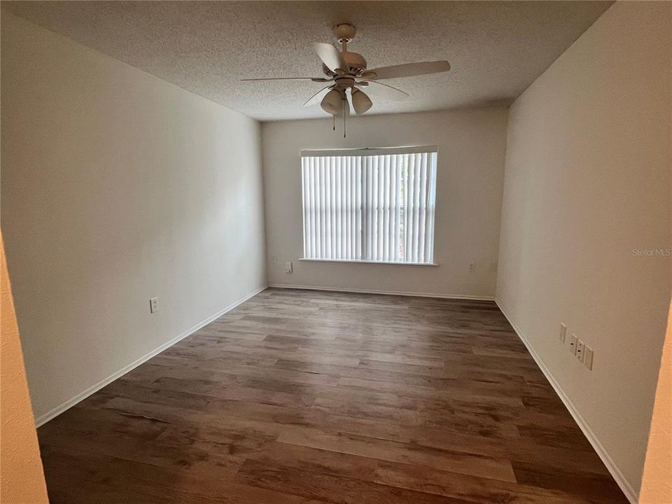 For Rent: $1,500 (2 beds, 1 baths, 888 Square Feet)