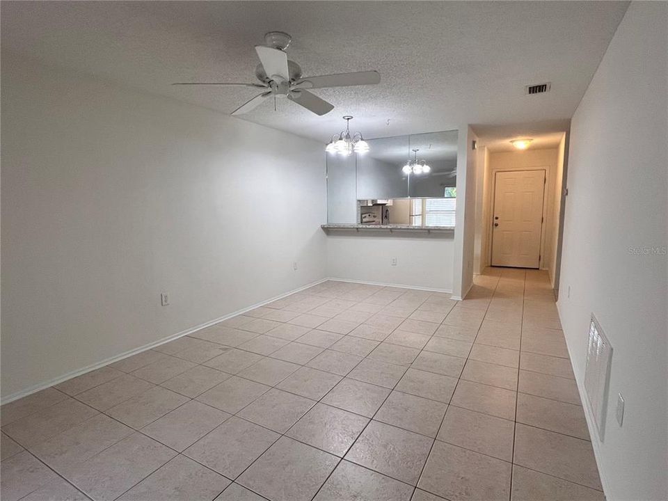 For Rent: $1,500 (2 beds, 1 baths, 888 Square Feet)