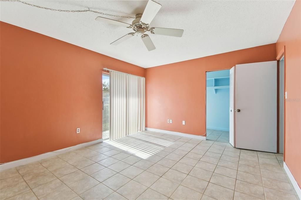 For Sale: $120,000 (1 beds, 1 baths, 1025 Square Feet)