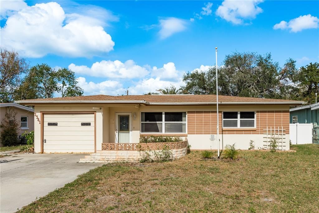 For Sale: $279,900 (3 beds, 2 baths, 1402 Square Feet)