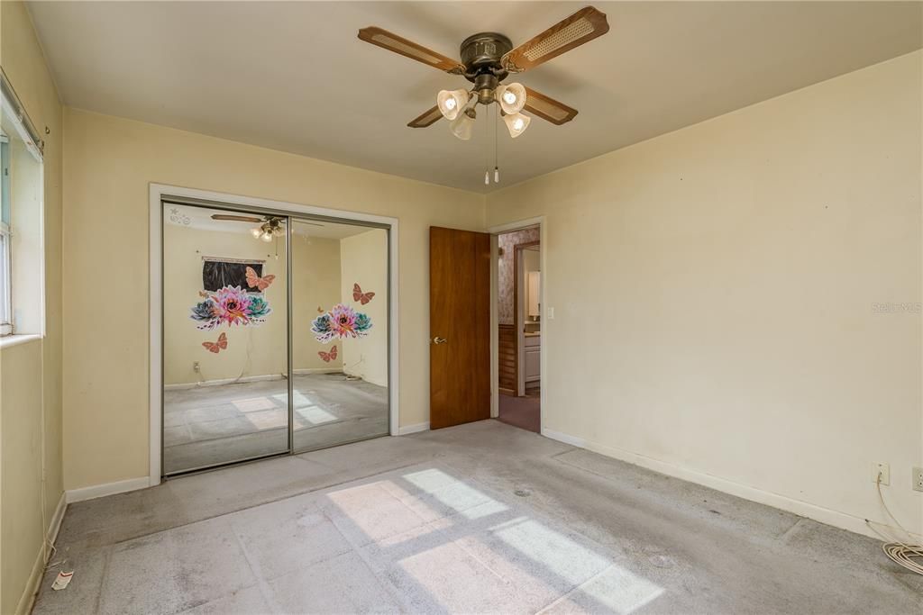 For Sale: $279,900 (3 beds, 2 baths, 1402 Square Feet)