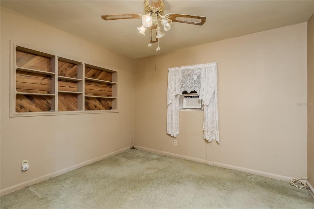 For Sale: $279,900 (3 beds, 2 baths, 1402 Square Feet)