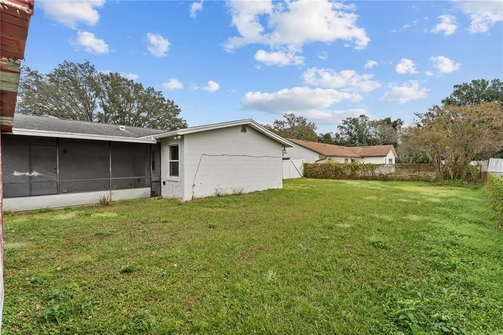 For Sale: $349,000 (3 beds, 2 baths, 1427 Square Feet)