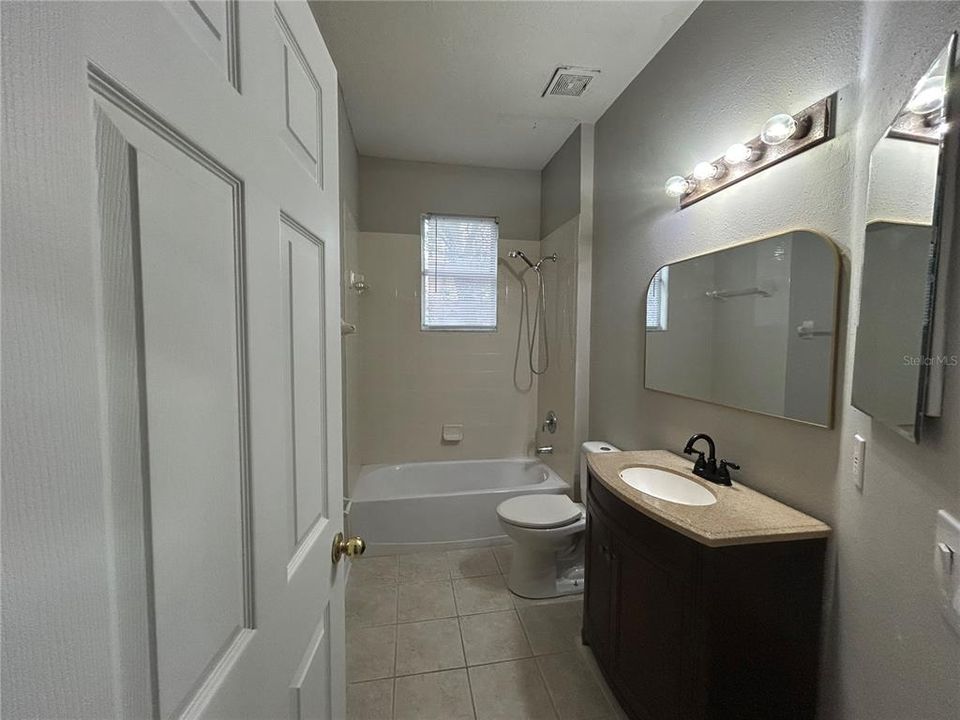 For Rent: $3,075 (5 beds, 3 baths, 2764 Square Feet)