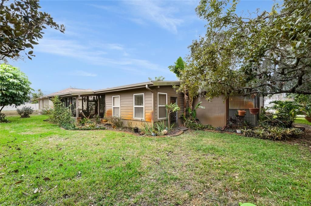 For Sale: $299,000 (3 beds, 2 baths, 1642 Square Feet)