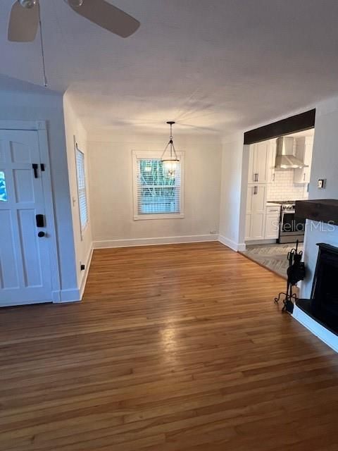 For Rent: $2,600 (2 beds, 1 baths, 1231 Square Feet)