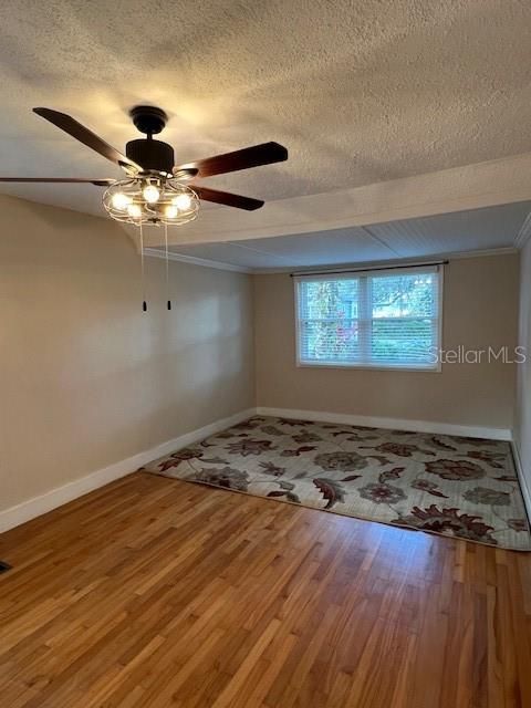 For Rent: $2,600 (2 beds, 1 baths, 1231 Square Feet)