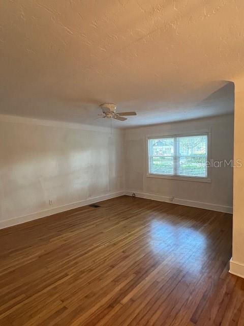 For Rent: $2,600 (2 beds, 1 baths, 1231 Square Feet)