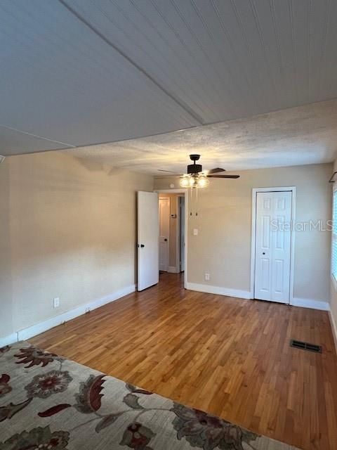 For Rent: $2,600 (2 beds, 1 baths, 1231 Square Feet)