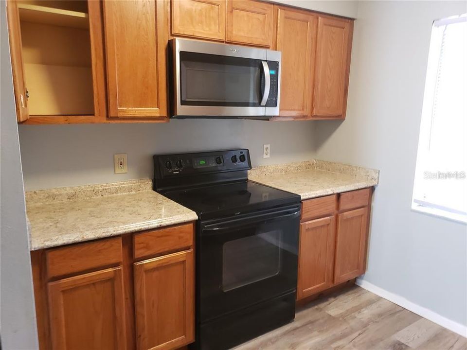 For Sale: $70,000 (1 beds, 1 baths, 936 Square Feet)