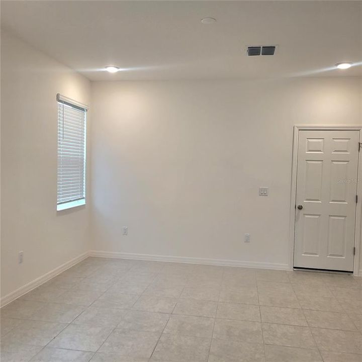 For Rent: $2,245 (3 beds, 2 baths, 1572 Square Feet)