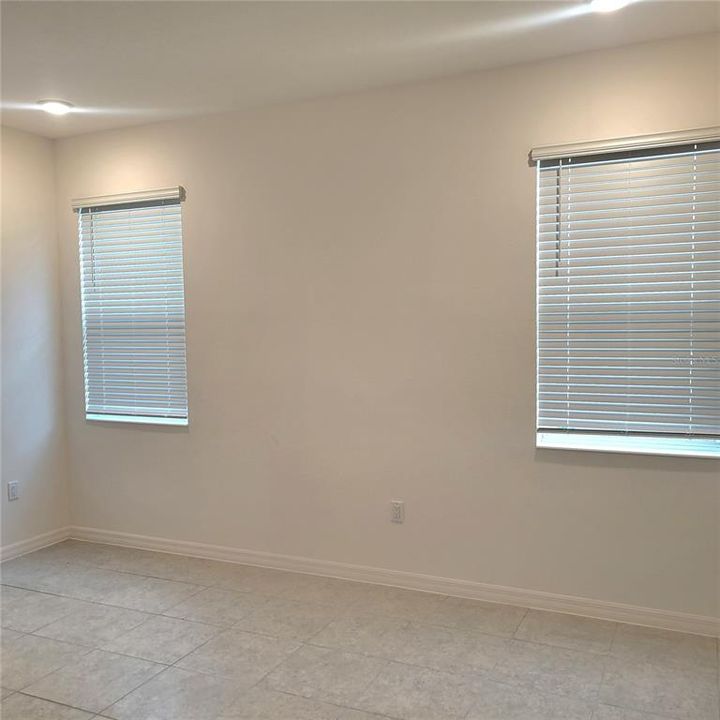 For Rent: $2,245 (3 beds, 2 baths, 1572 Square Feet)