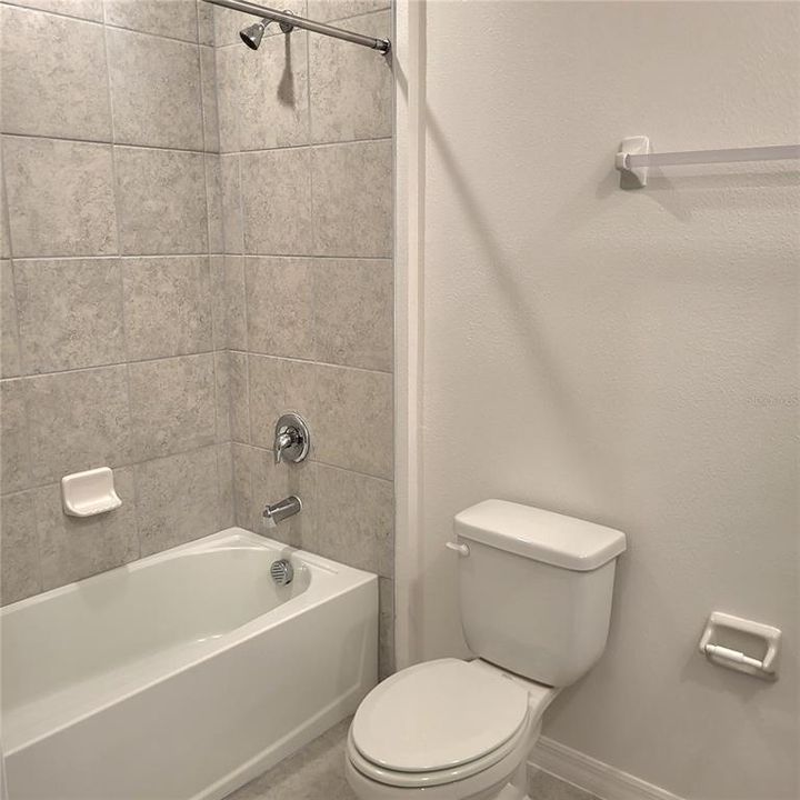 For Rent: $2,245 (3 beds, 2 baths, 1572 Square Feet)