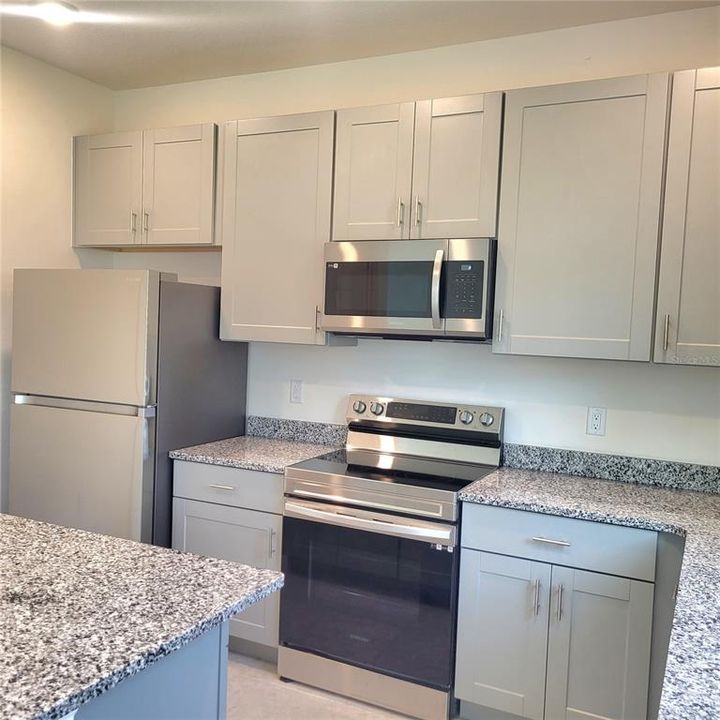 For Rent: $2,245 (3 beds, 2 baths, 1572 Square Feet)