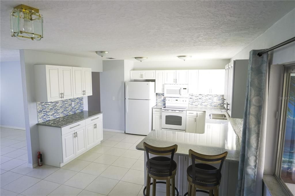 For Sale: $259,999 (2 beds, 2 baths, 1719 Square Feet)