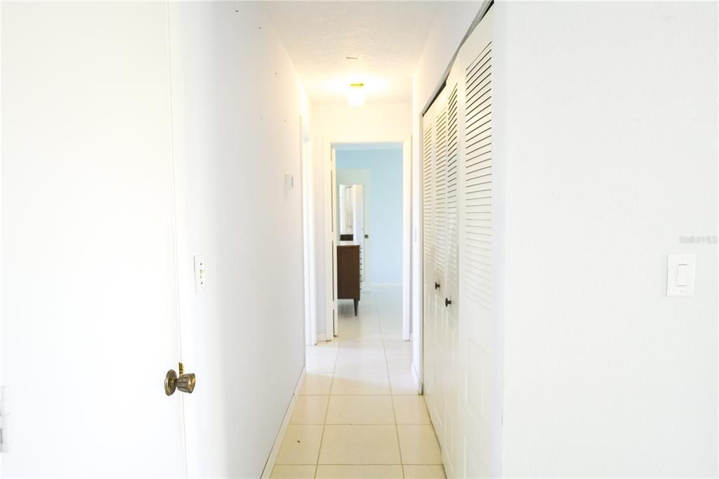 For Sale: $259,999 (2 beds, 2 baths, 1719 Square Feet)