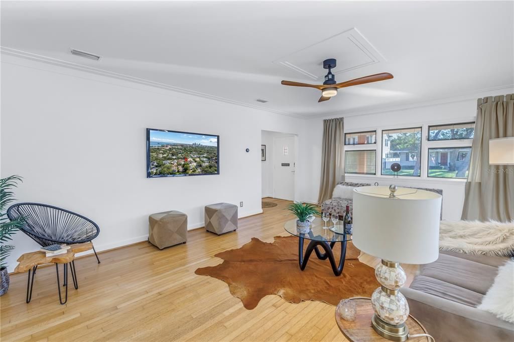 For Sale: $1,233,444 (3 beds, 4 baths, 2209 Square Feet)