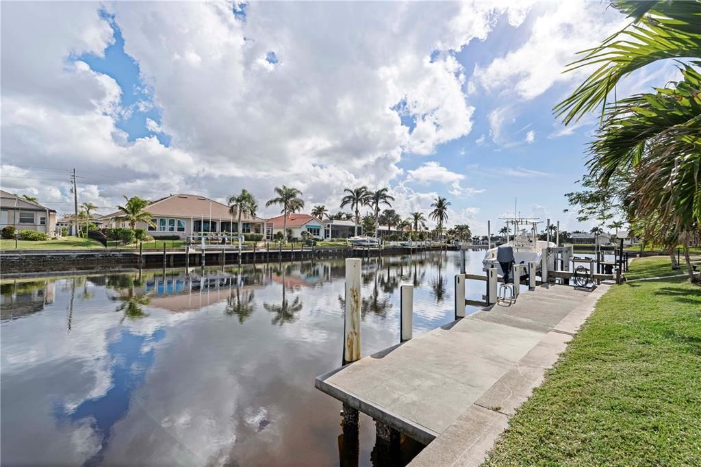 For Sale: $910,000 (3 beds, 2 baths, 2285 Square Feet)