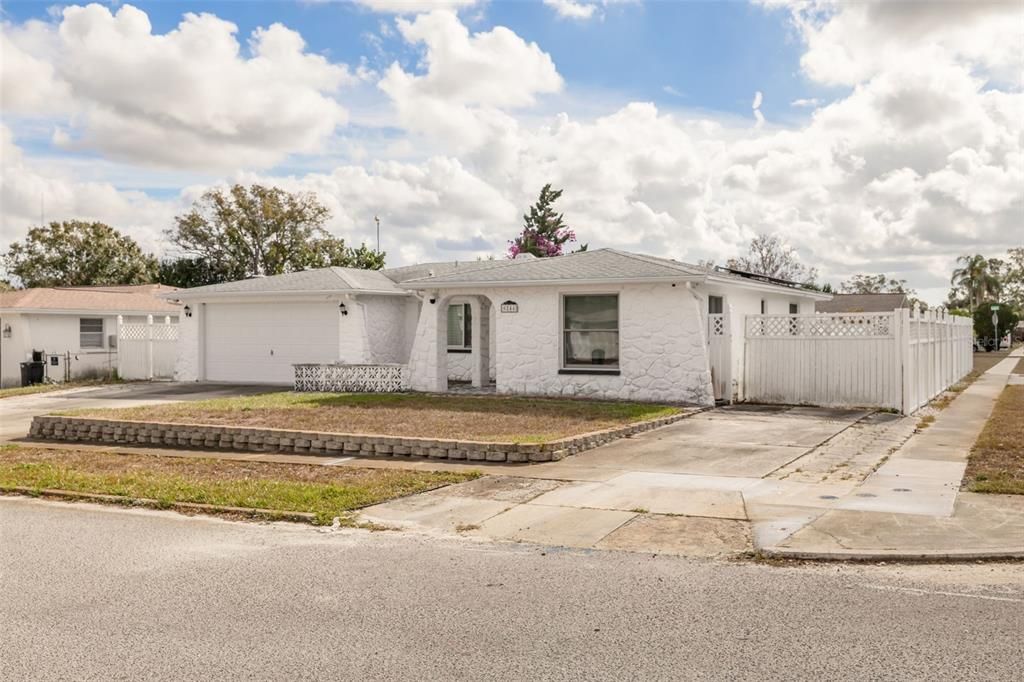 For Sale: $300,000 (3 beds, 2 baths, 1415 Square Feet)