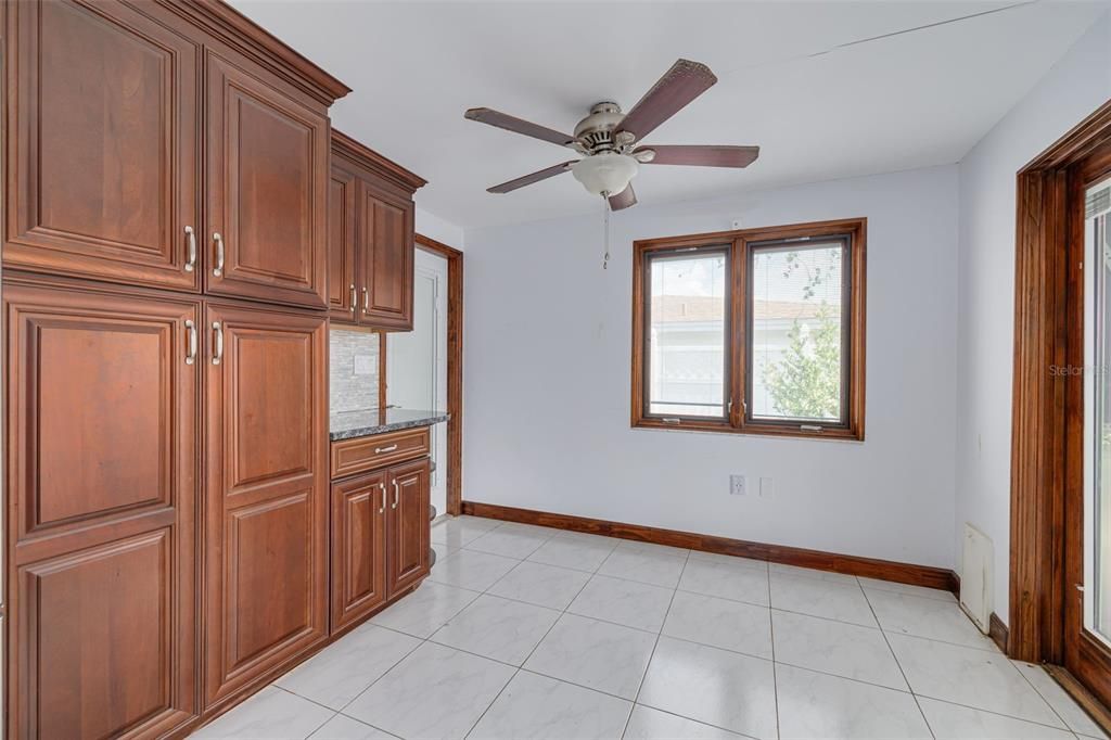 For Sale: $300,000 (3 beds, 2 baths, 1415 Square Feet)