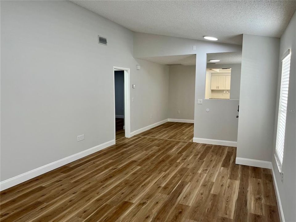 For Rent: $1,925 (2 beds, 2 baths, 1123 Square Feet)