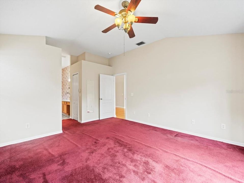 For Sale: $425,000 (3 beds, 2 baths, 1662 Square Feet)