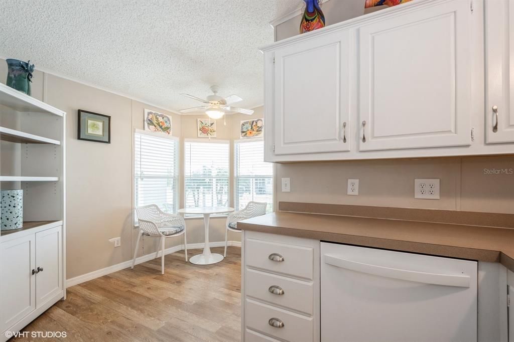 For Sale: $199,000 (2 beds, 2 baths, 1104 Square Feet)