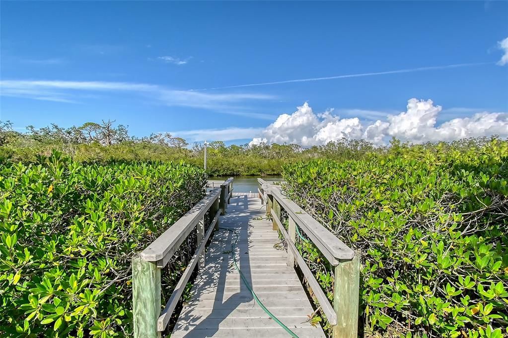 For Sale: $1,800,000 (5 beds, 3 baths, 4914 Square Feet)