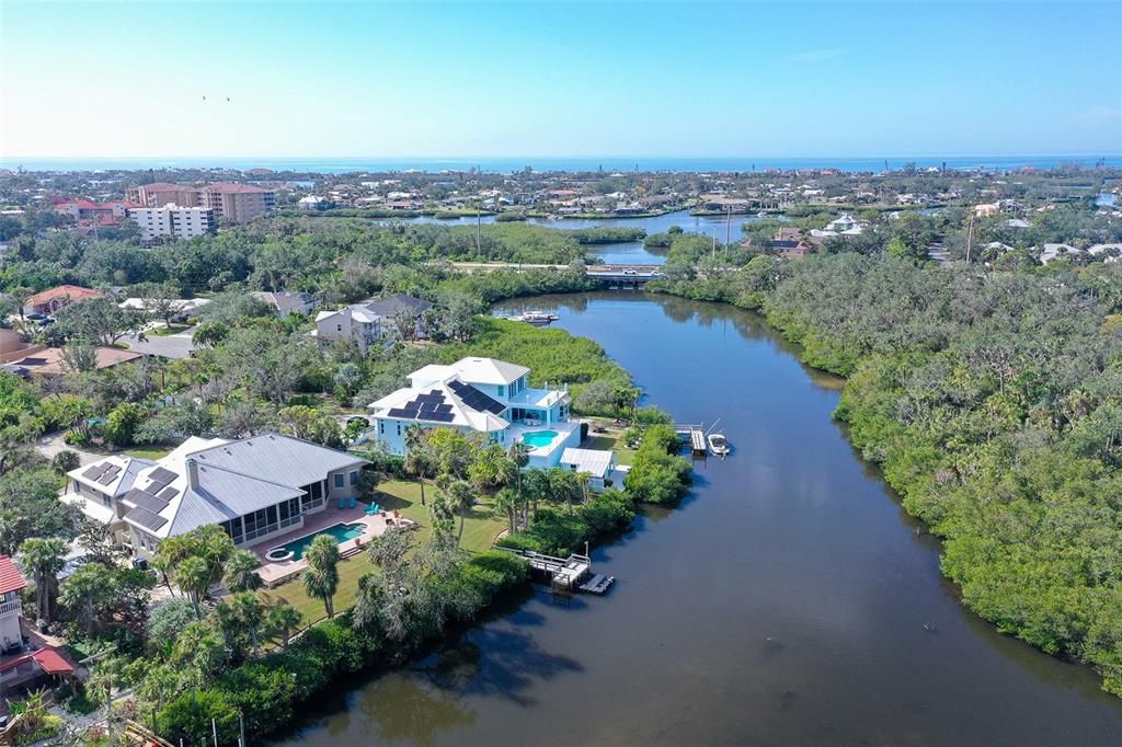 For Sale: $1,800,000 (5 beds, 3 baths, 4914 Square Feet)