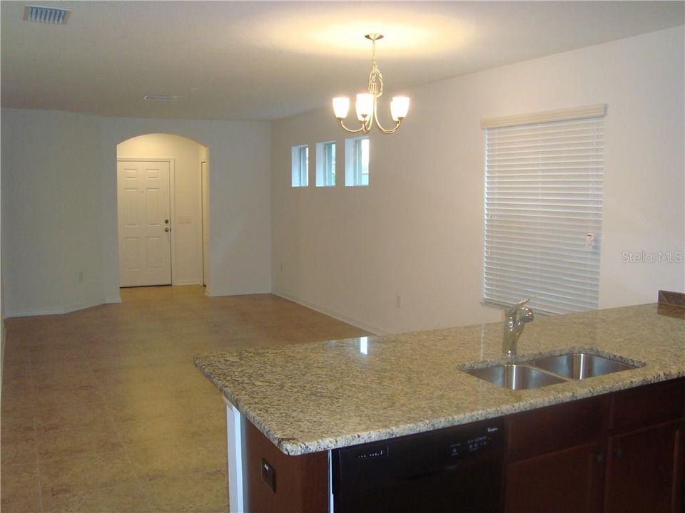 For Rent: $2,450 (3 beds, 2 baths, 2069 Square Feet)