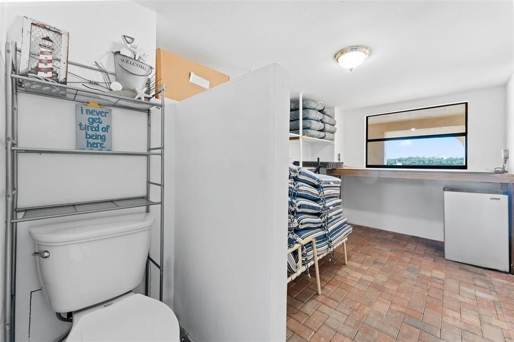 For Sale: $529,000 (2 beds, 2 baths, 1104 Square Feet)