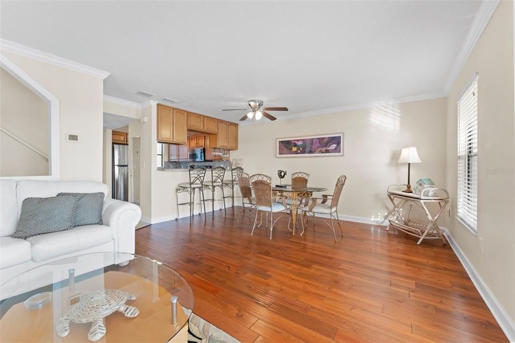 For Sale: $529,000 (2 beds, 2 baths, 1104 Square Feet)