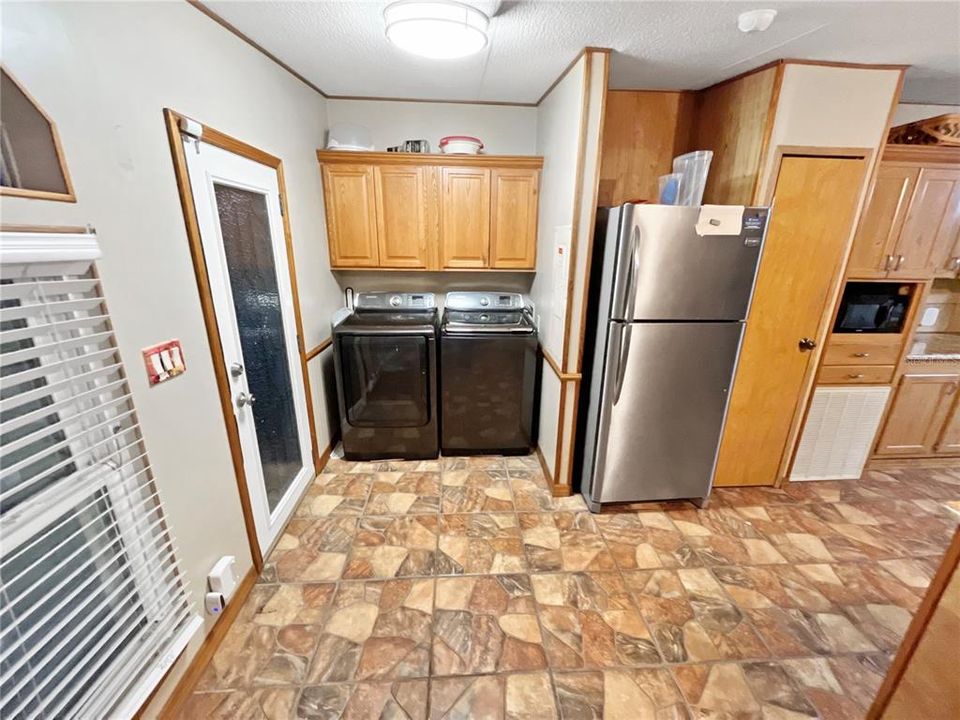 For Sale: $130,000 (2 beds, 2 baths, 1241 Square Feet)