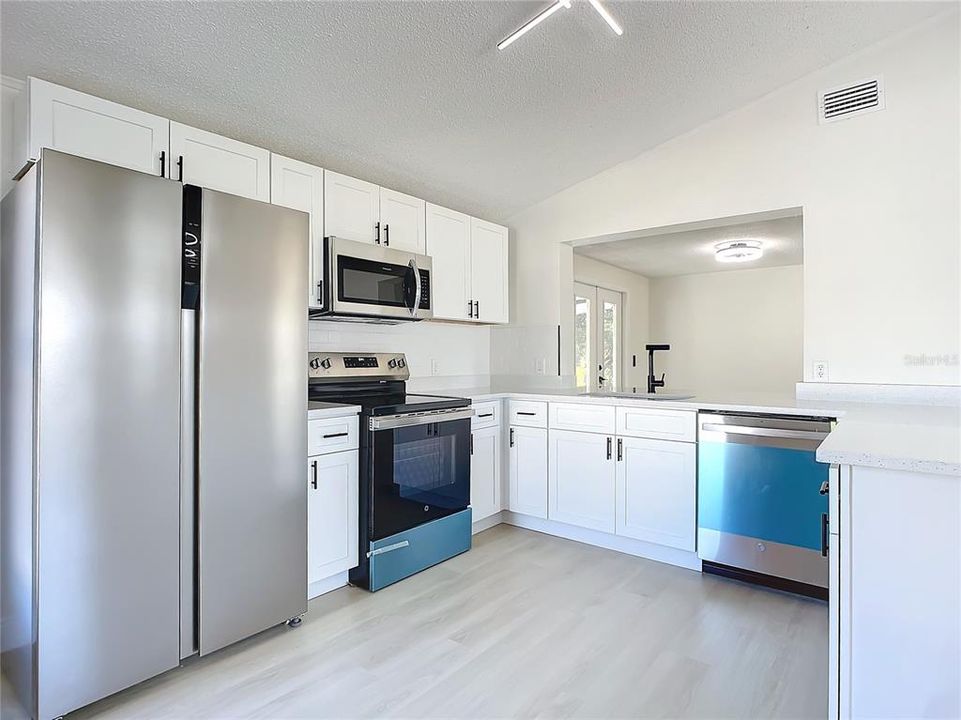 For Sale: $309,990 (3 beds, 2 baths, 1632 Square Feet)