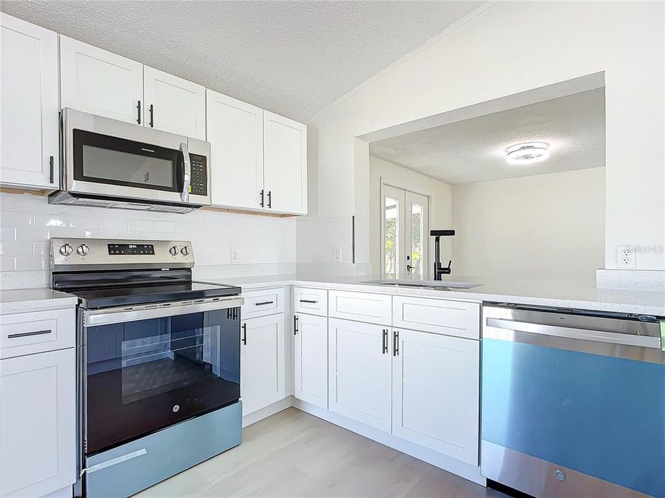 For Sale: $309,990 (3 beds, 2 baths, 1632 Square Feet)