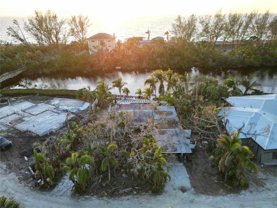 En Venta: $1,300,000 (0.30 acres)