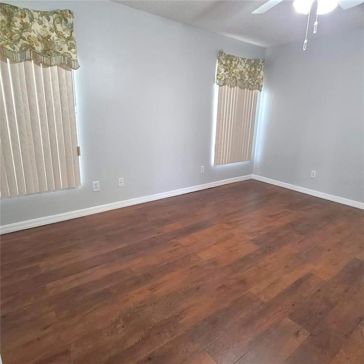 For Rent: $2,400 (4 beds, 2 baths, 1913 Square Feet)