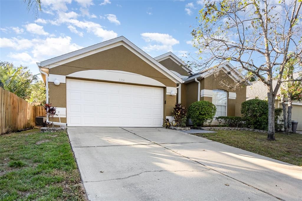 For Sale: $460,000 (3 beds, 2 baths, 1687 Square Feet)