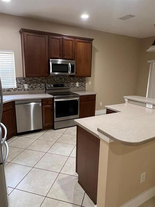 For Rent: $2,900 (3 beds, 2 baths, 2039 Square Feet)