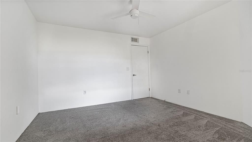 For Sale: $179,000 (1 beds, 1 baths, 661 Square Feet)