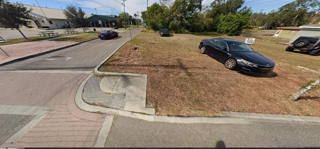 На продажу: $56,000 (0.10 acres)