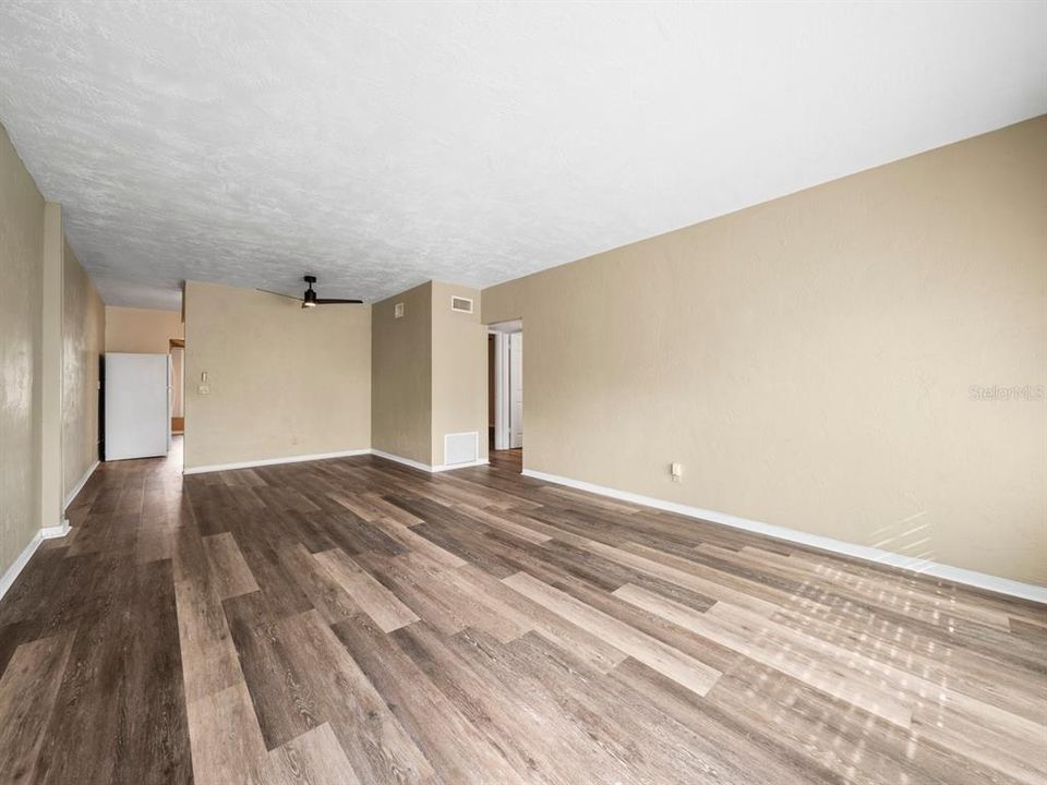 Spacious Living/dining area