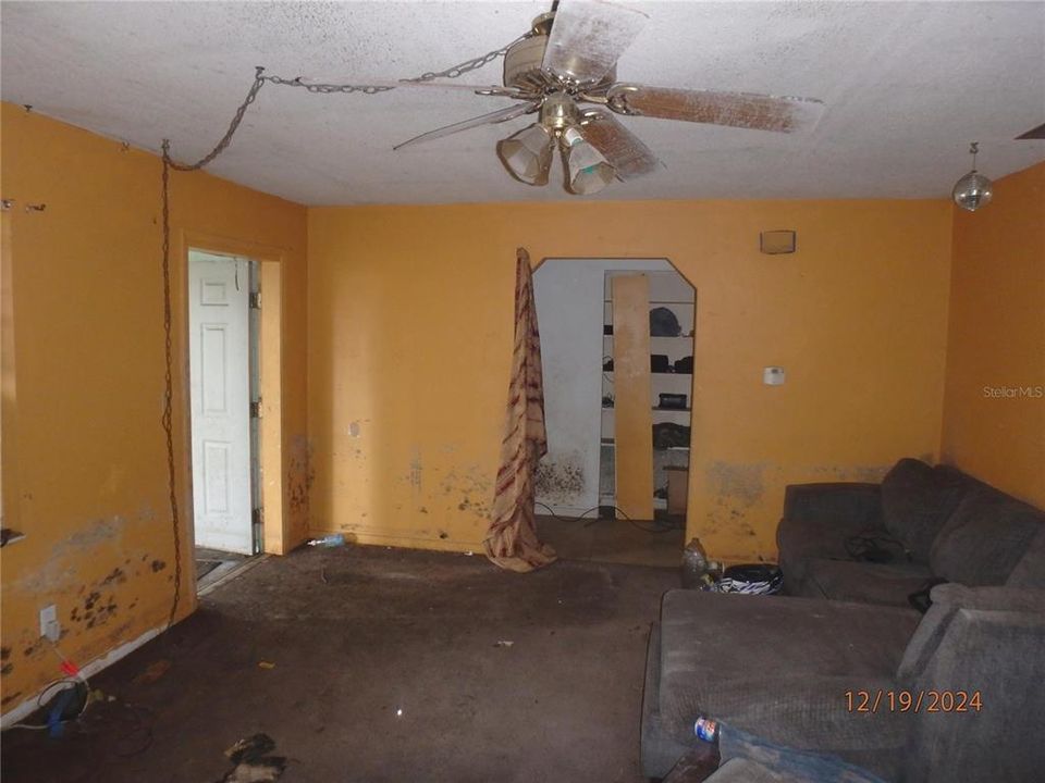 For Sale: $149,000 (3 beds, 2 baths, 1202 Square Feet)