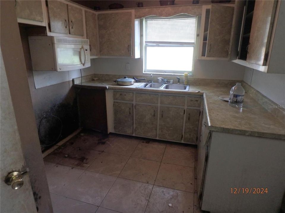 For Sale: $149,000 (3 beds, 2 baths, 1202 Square Feet)