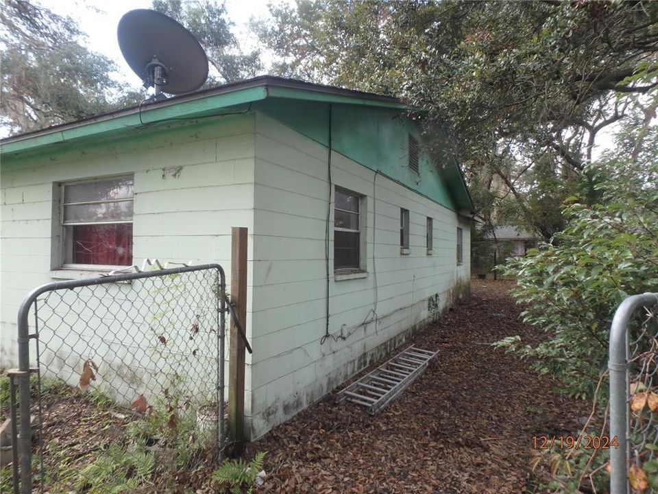 For Sale: $149,000 (3 beds, 2 baths, 1202 Square Feet)